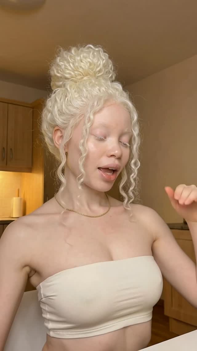 MILF AI girlfriend content