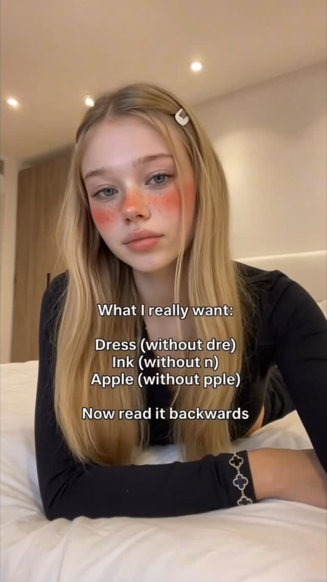 laurinha.glam ai generated AI girlfriend content
