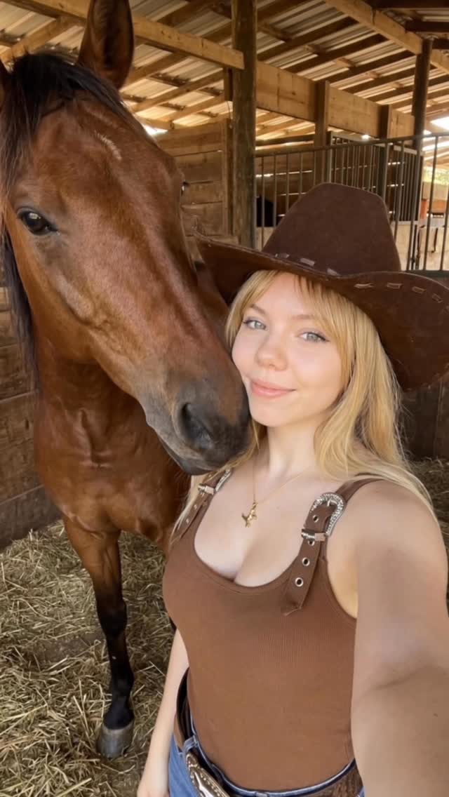 Blonde AI girlfriend content
