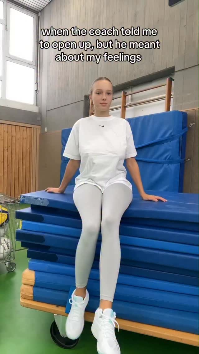 Blonde AI girlfriend content