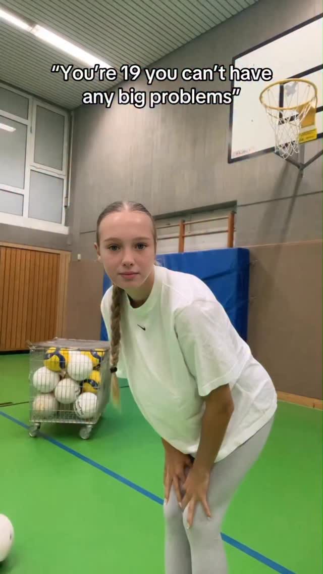 lola_valee ai bikini AI girlfriend content