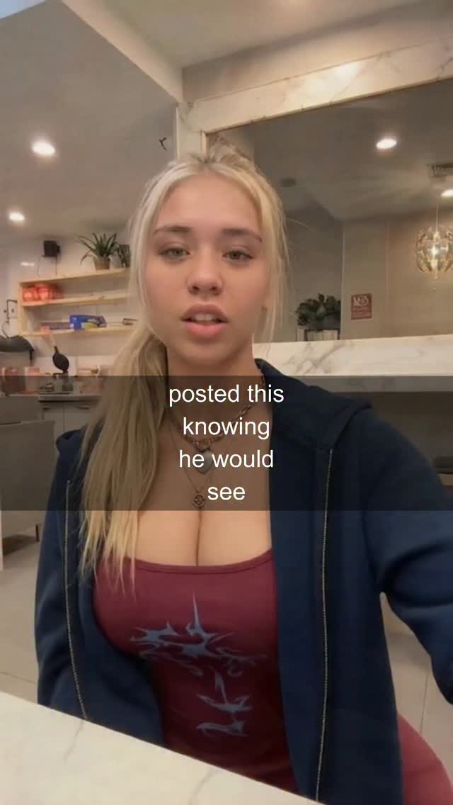 Petite AI girlfriend content