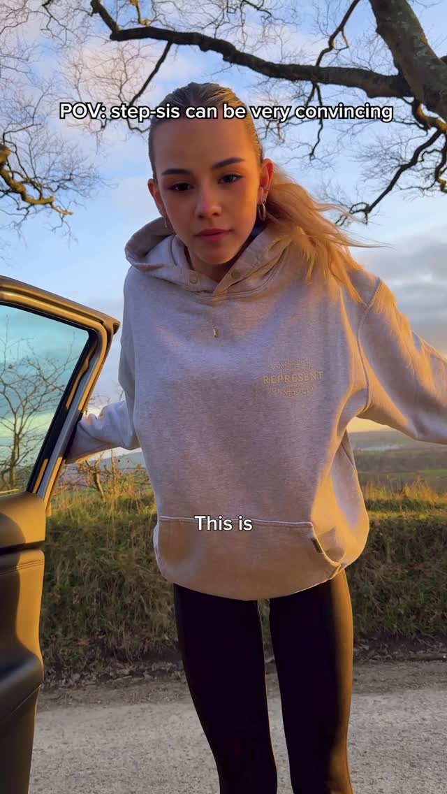 siennaxvela_ ai bikini AI girlfriend content