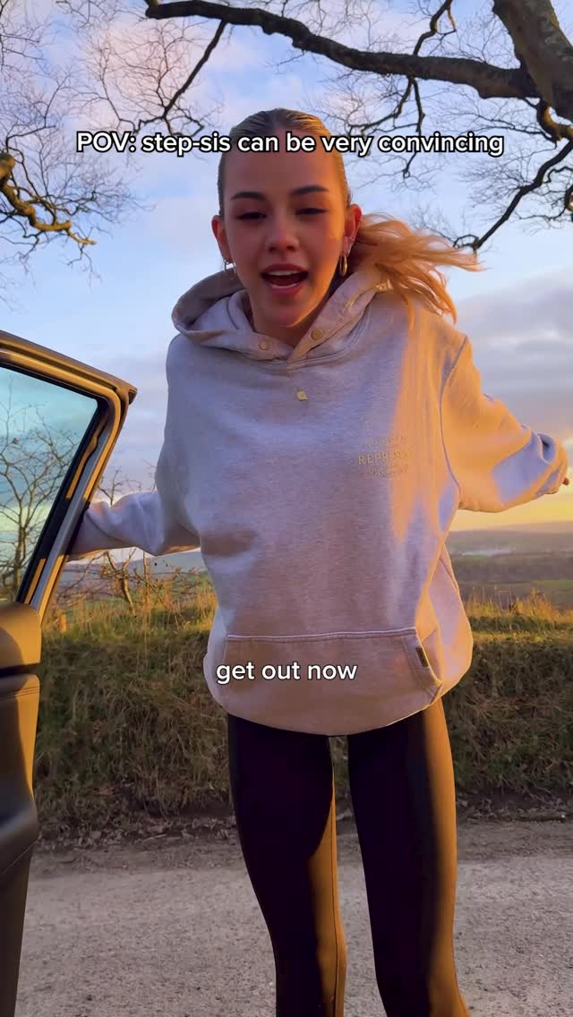 MILF AI girlfriend content