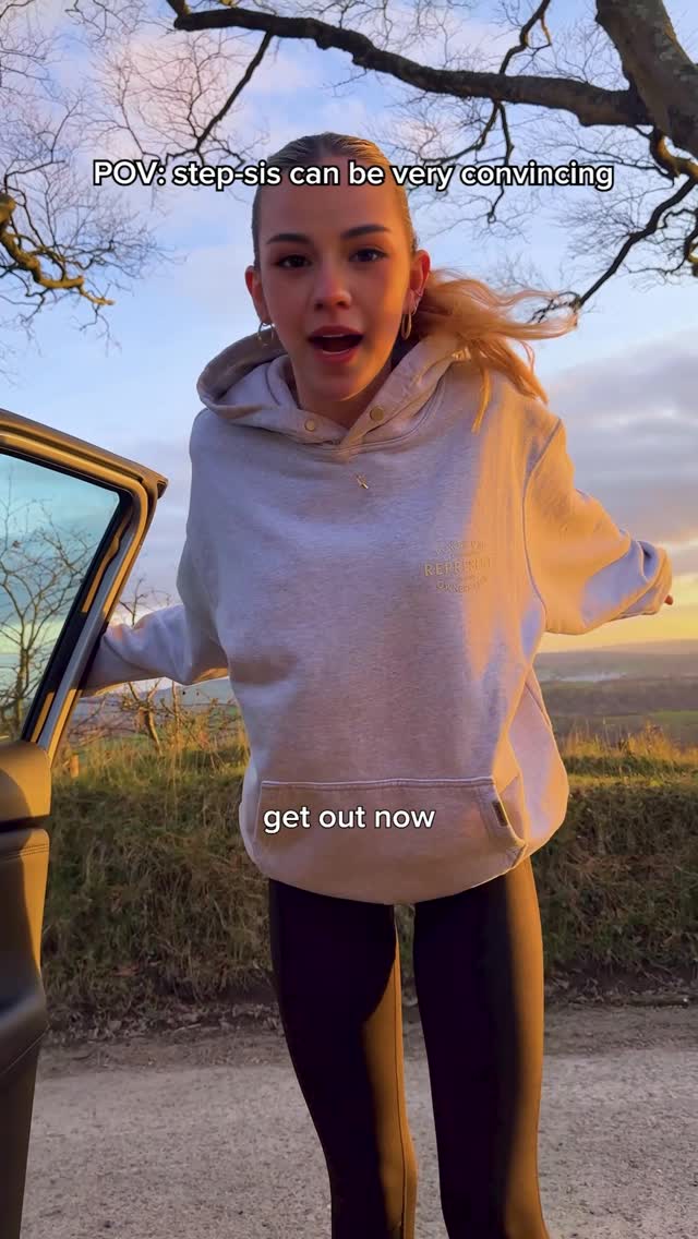 Blonde AI girlfriend content