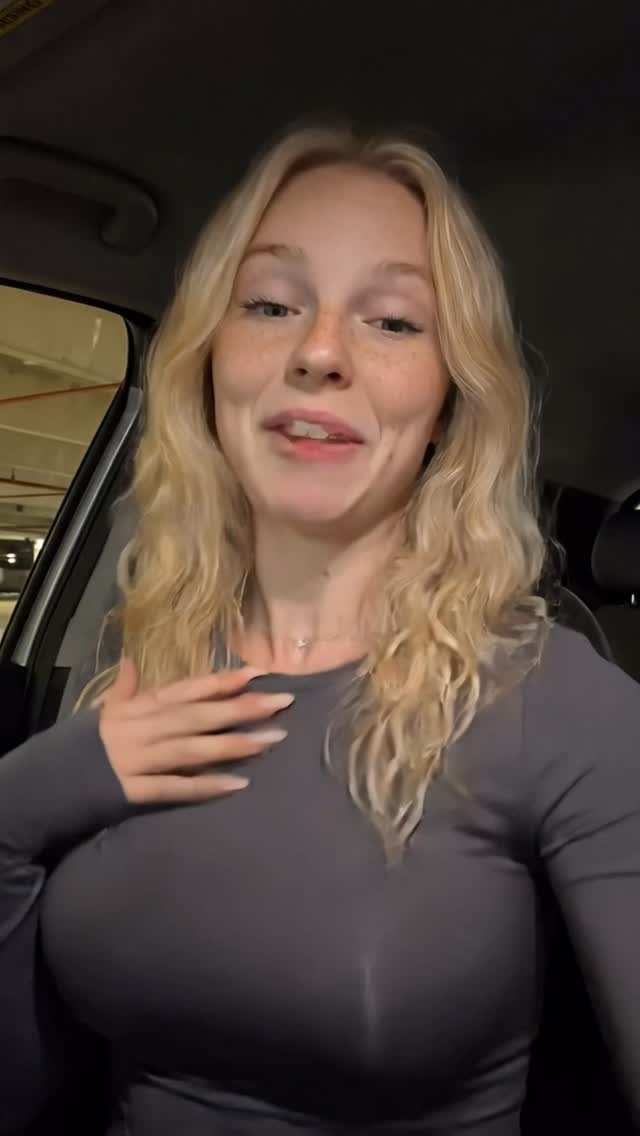 Petite AI girlfriend content