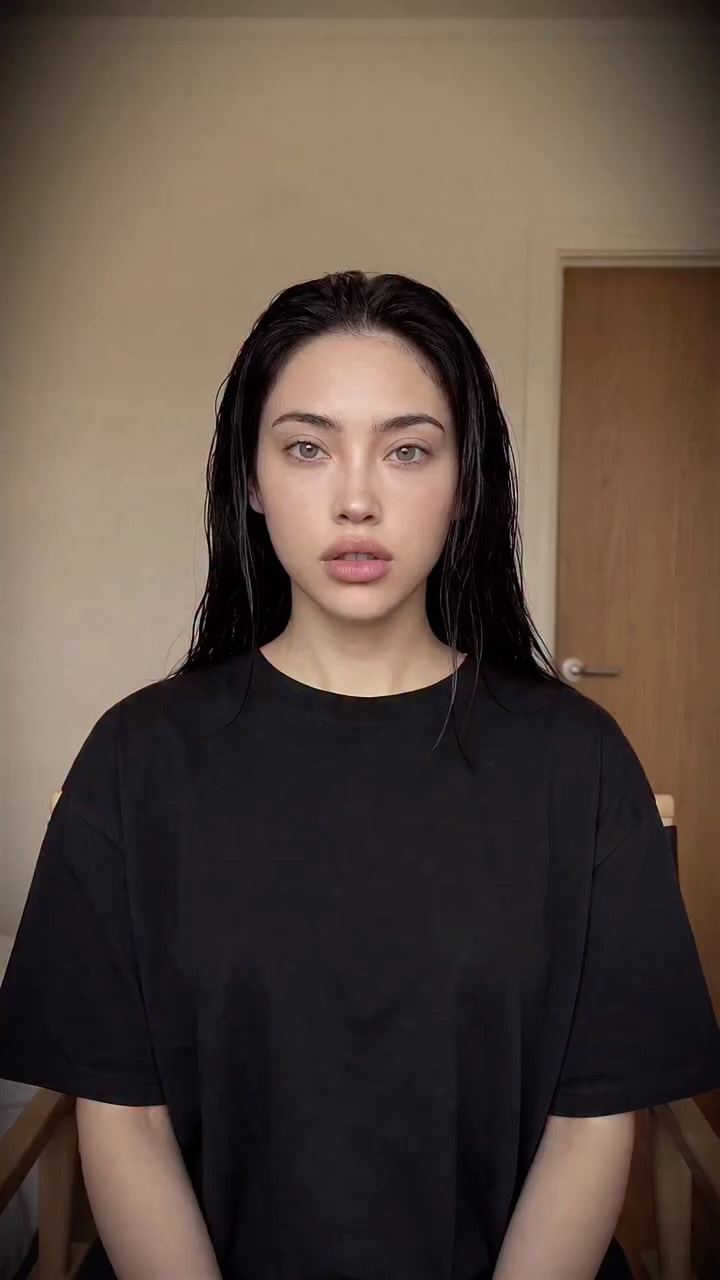 Petite AI girlfriend content