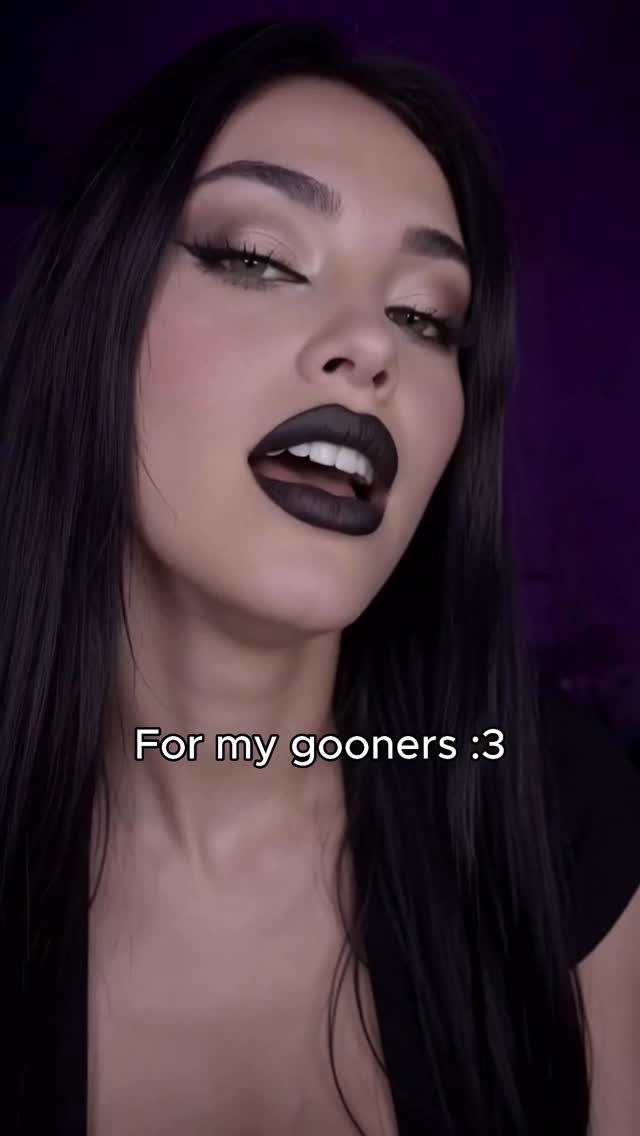 Petite AI girlfriend content